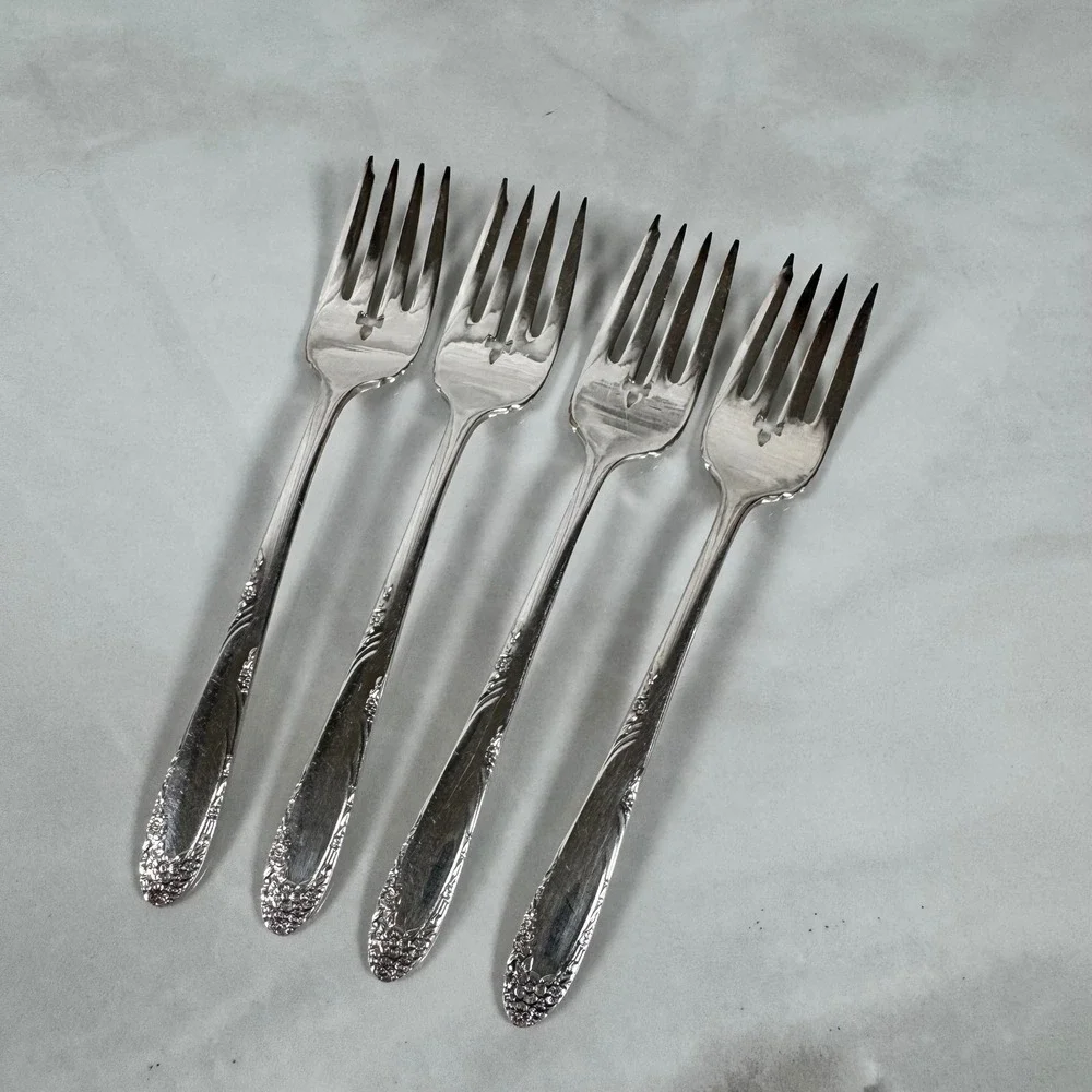 Set‎ of 4 Oneida Simeon L & George H Rogers Silver Plated Salad Forks Lot 1